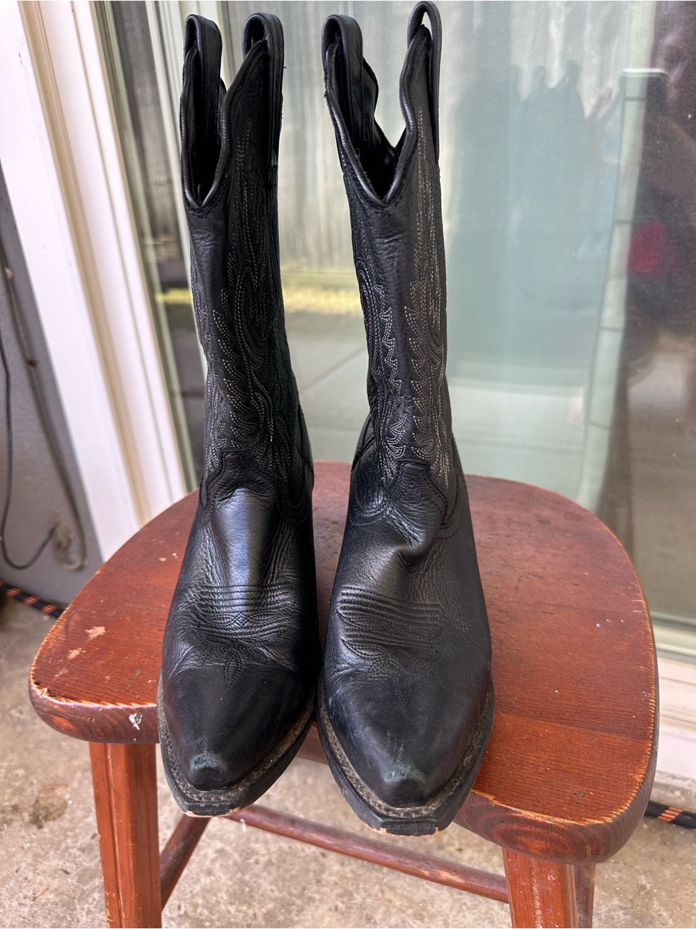 Women's Black Leather Western Boots - Classic Cowboy Style